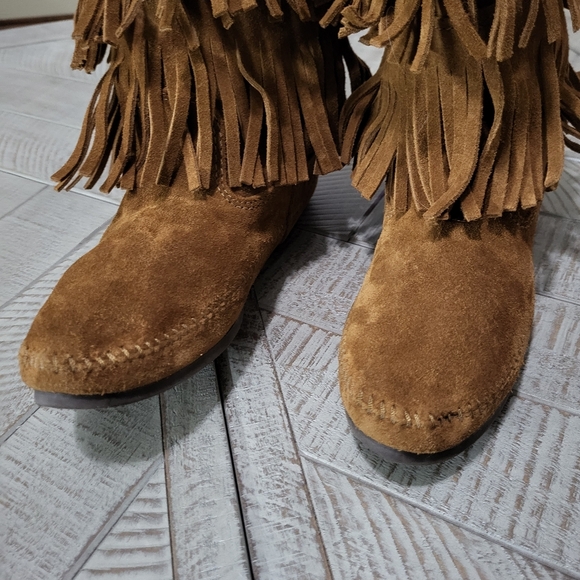 Minnetonka Calf-High Boots 3-Layer Fringe Genuine Brown Suede Women's Size 9 - Picture 4 of 6
